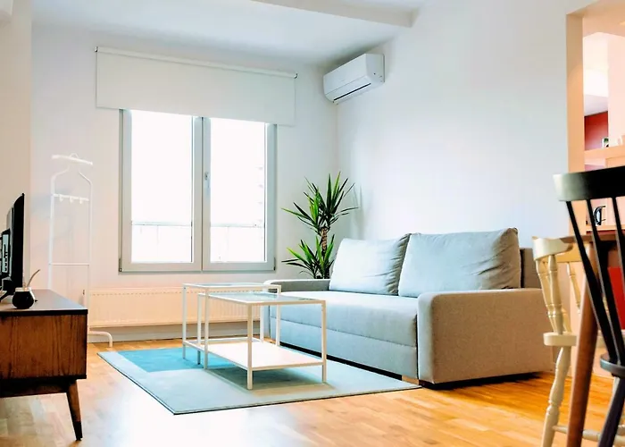 Old Town Riverview Apartment