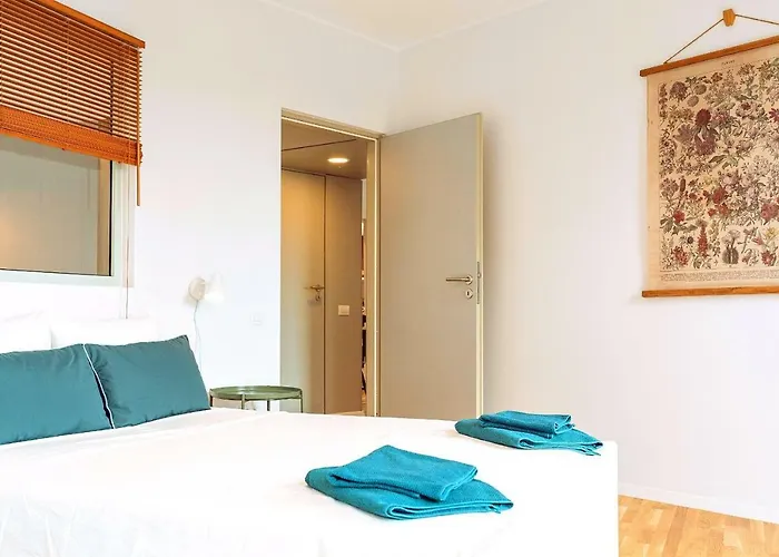 Old Town Riverview Apartment